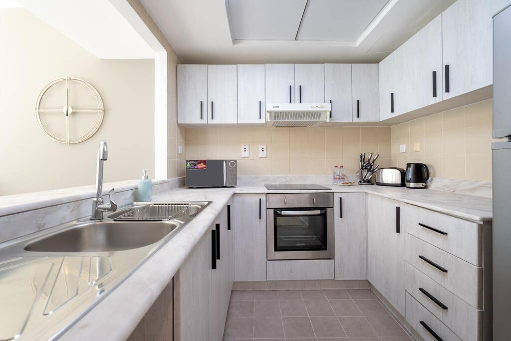 Havn -1 Bedroom Unit In Marina, Marina View Apartment